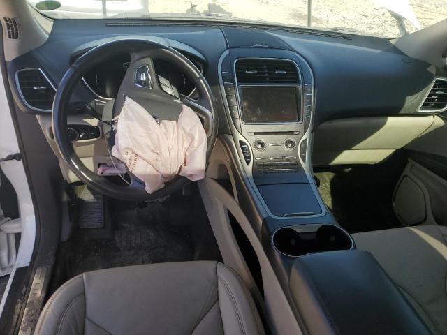 2LMPJ8LR0HBL18702 - 2017 LINCOLN MKX RESERVE أبيض صورة 8