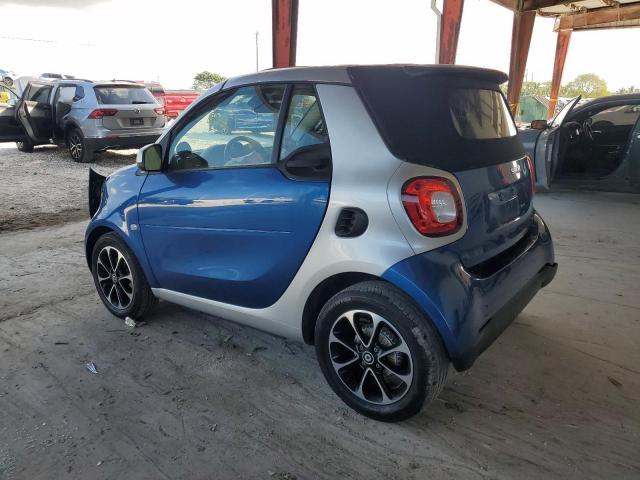 WMEFK5DA4HK115996 - 2017 SMART FORTWO BLUE photo 2