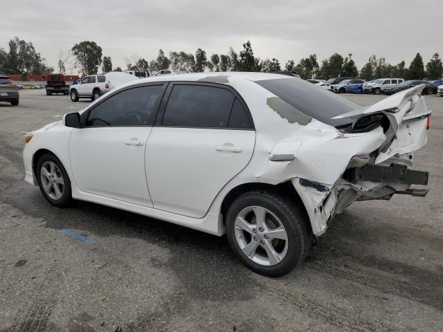 5YFBU4EE5DP075930 - 2013 TOYOTA COROLLA BASE WHITE photo 2