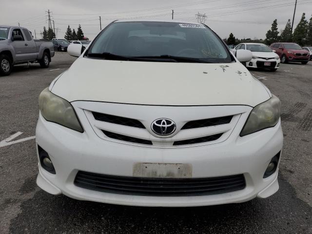 5YFBU4EE5DP075930 - 2013 TOYOTA COROLLA BASE WHITE photo 5