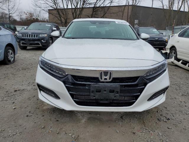 1HGCV2F90KA036396 - 2019 HONDA ACCORD TOURING WHITE photo 5