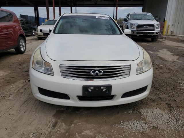 JNKCV61E79M306662 - 2009 INFINITI G37 BASE WHITE photo 5