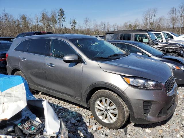 5XYPGDA59KG553125 - 2019 KIA SORENTO LX SILVER photo 4