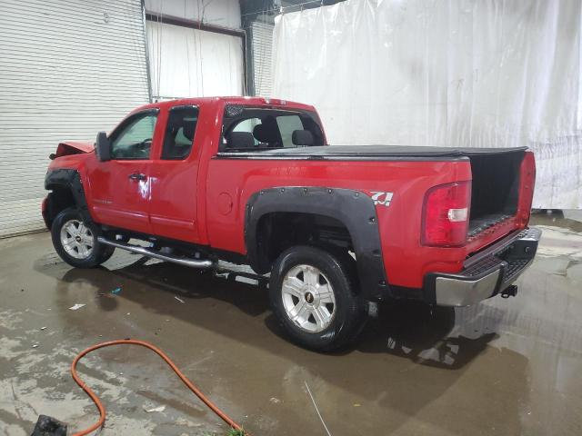 1GCRKSE37BZ461680 - 2011 CHEVROLET SILVERADO K1500 LT RED photo 2