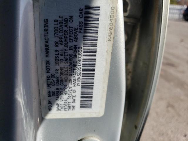 1Y1SK52851Z401698 - 2001 CHEVROLET GEO PRIZM BASE SILVER photo 12