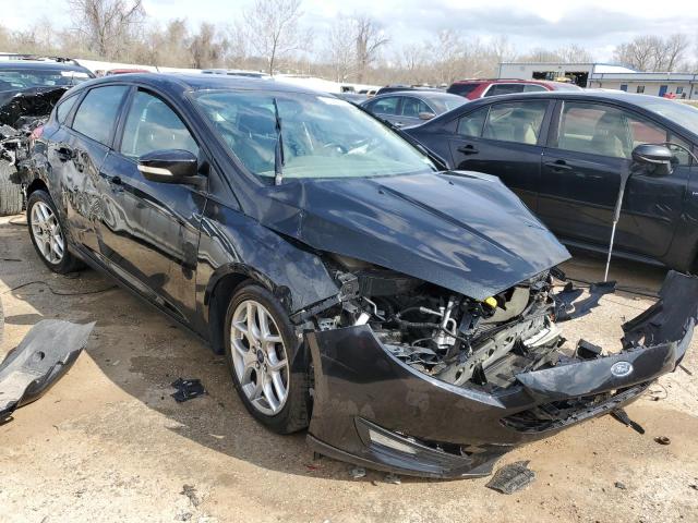 1FADP3K2XFL256074 - 2015 FORD FOCUS SE BLACK photo 4