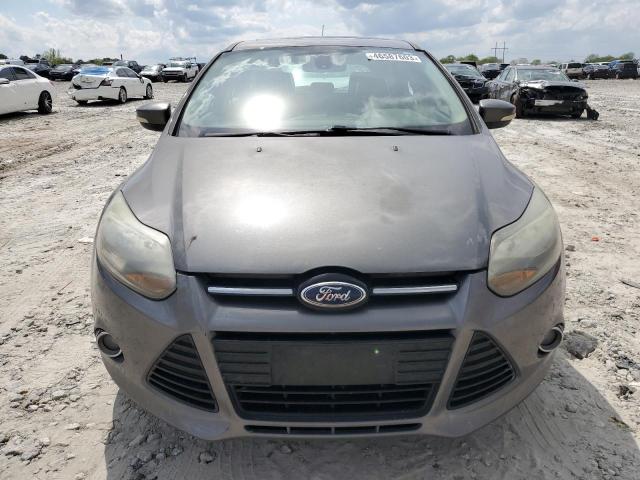 1FAHP3N23CL443102 - 2012 FORD FOCUS TITANIUM GRAY photo 5