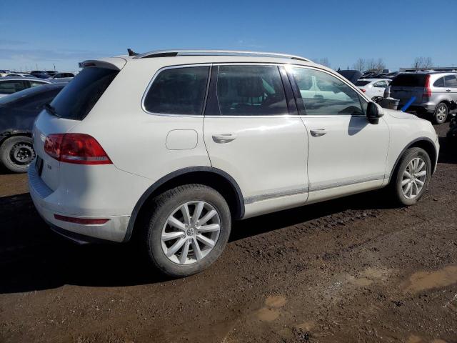 WVGDK9BP6CD003858 - 2012 VOLKSWAGEN TOUAREG TDI WHITE photo 3