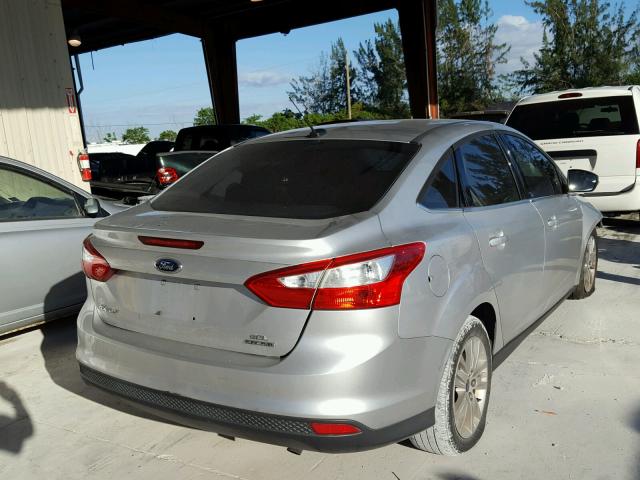 1FAHP3H27CL367086 - 2012 FORD FOCUS SEL GRAY photo 4