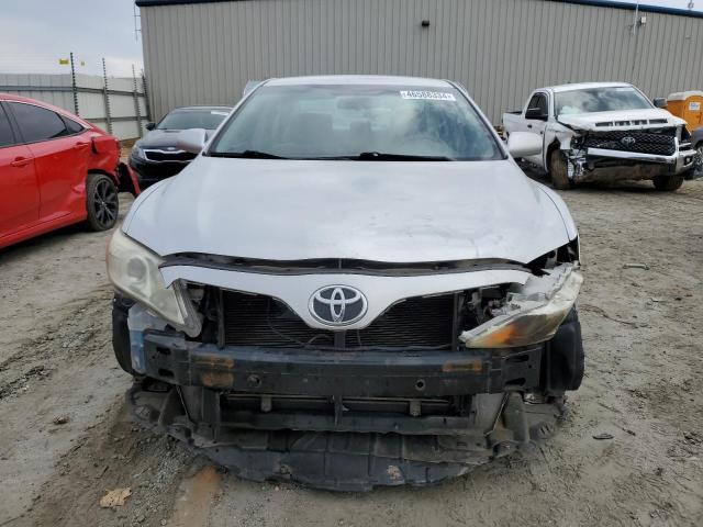 4T1BF3EK4BU196728 - 2011 TOYOTA CAMRY BASE SILVER photo 5