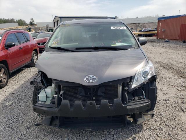 5TDYK3DC8GS765127 - 2016 TOYOTA SIENNA XLE GRAY photo 5