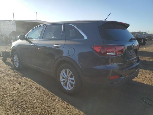 5XYPGDA56KG518526 - 2019 KIA SORENTO LX GRAY photo 2