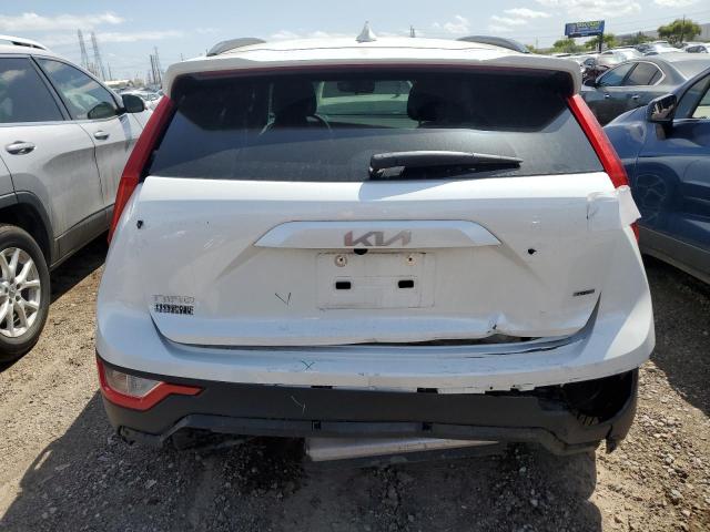 KNDCP3LE4R5132664 - 2024 KIA NIRO LX WHITE photo 6