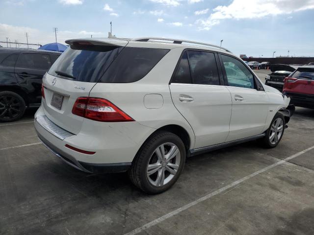 4JGDA5HB8CA092728 - 2012 MERCEDES-BENZ ML 350 4MATIC WHITE photo 3