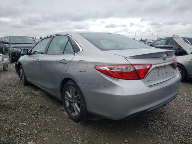 4T1BF1FK3HU298582 - 2017 TOYOTA CAMRY LE SILVER photo 2