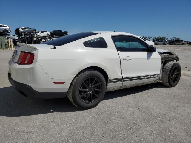 1ZVBP8AM9C5269235 - 2012 FORD MUSTANG WHITE photo 3