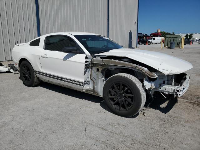 1ZVBP8AM9C5269235 - 2012 FORD MUSTANG WHITE photo 4