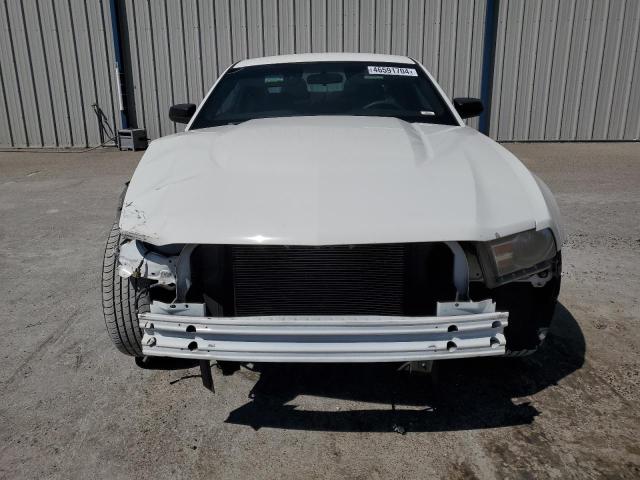 1ZVBP8AM9C5269235 - 2012 FORD MUSTANG WHITE photo 5