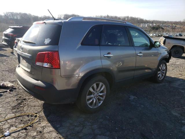 5XYKTDA29BG048763 - 2011 KIA SORENTO BASE GRAY photo 3