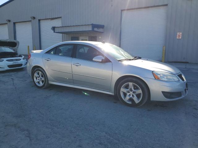 1G2ZA5EK3A4138142 - 2010 PONTIAC G6 SILVER photo 4