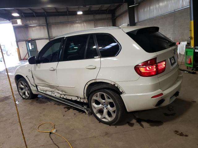 5UXZV8C55CL426122 - 2012 BMW X5 XDRIVE50I WHITE photo 2