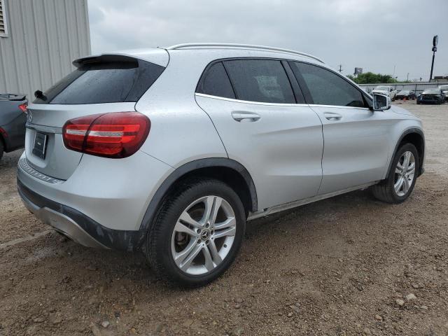 WDCTG4EB0KU014044 - 2019 MERCEDES-BENZ GLA 250 SILVER photo 3