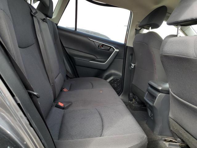 JTMH1RFV0KD005704 - 2019 TOYOTA RAV4 LE GRAY photo 11