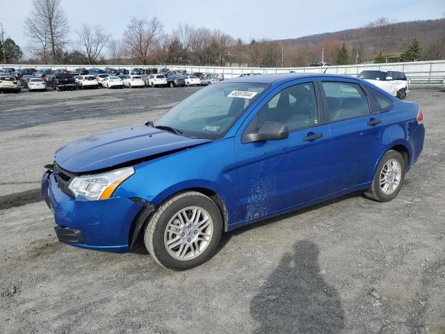 1FAHP3FN7AW118862 - 2010 FORD FOCUS SE BLUE photo 1