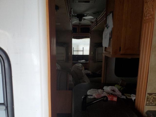 5SFBG3622AE212110 - 2010 HEARTLAND BIGHORN Белый фото 6