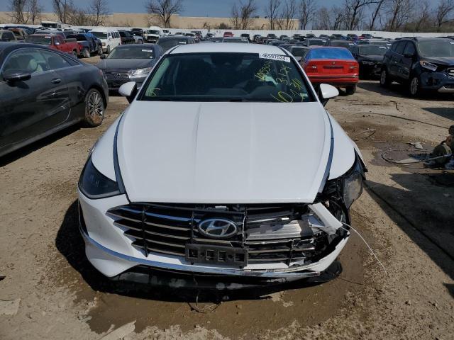 5NPEG4JA6MH062768 - 2021 HYUNDAI SONATA SE WHITE photo 5