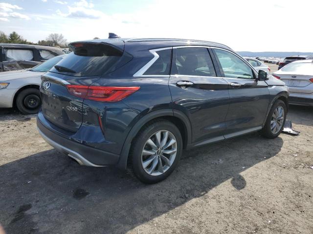 3PCAJ5M33KF132113 - 2019 INFINITI QX50 ESSENTIAL BLUE photo 3