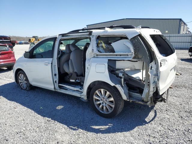 5TDDK3DC2GS129267 - 2016 TOYOTA SIENNA XLE WHITE photo 2