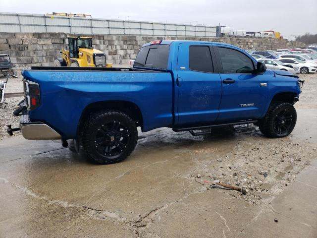 5TFUW5F15JX731576 - 2018 TOYOTA TUNDRA DOUBLE CAB SR/SR5 BLUE photo 3
