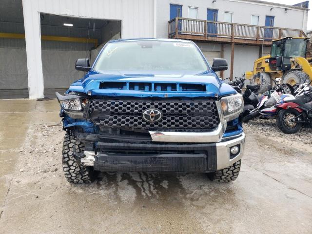 5TFUW5F15JX731576 - 2018 TOYOTA TUNDRA DOUBLE CAB SR/SR5 BLUE photo 5