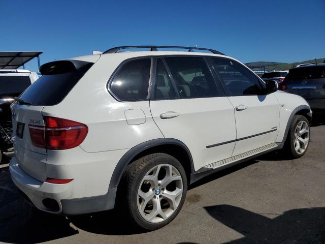 5UXZV4C58CL989044 - 2012 BMW X5 XDRIVE35I WHITE photo 3