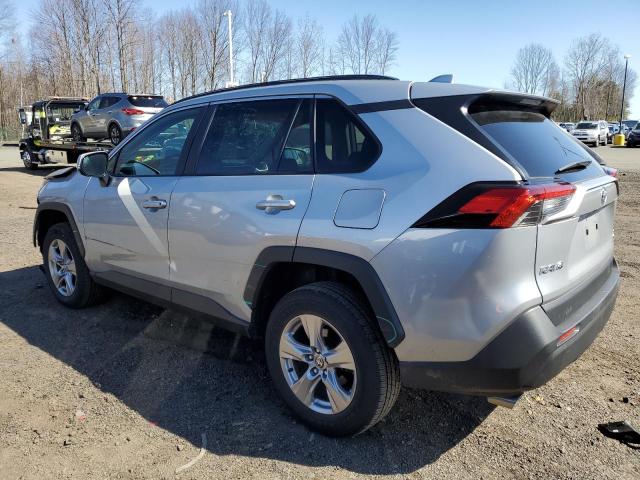 2T3P1RFV7NW286919 - 2022 TOYOTA RAV4 XLE SILVER photo 2