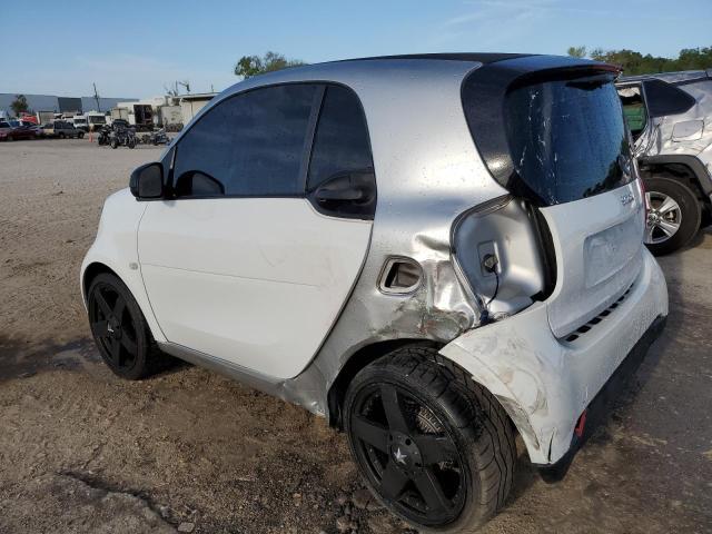 WMEFJ5DA8HK168865 - 2017 SMART FORTWO SILVER photo 2