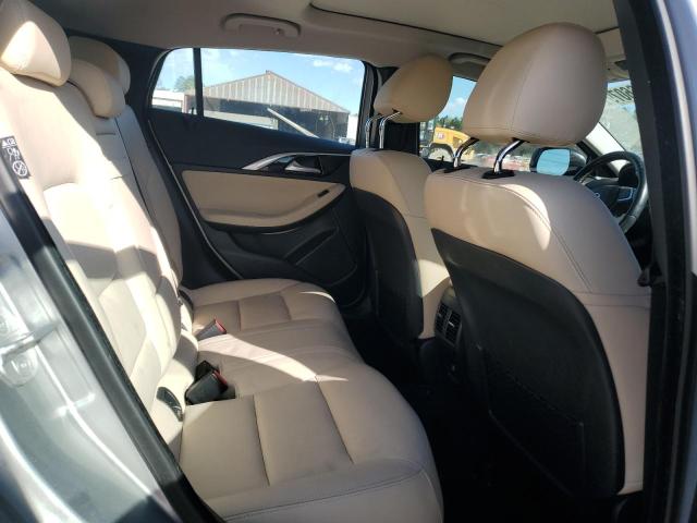 SJKCH5CR6JA043408 - 2018 INFINITI QX30 BASE Silber Foto 11