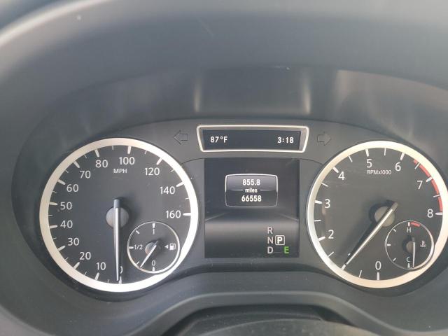 SJKCH5CR6JA043408 - 2018 INFINITI QX30 BASE Silber Foto 9