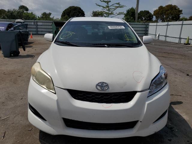 2T1KU40E69C039565 - 2009 TOYOTA COROLLA MA WHITE photo 5