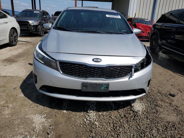 3KPFL4A74JE172173 - 2018 KIA FORTE LX SILVER photo 5