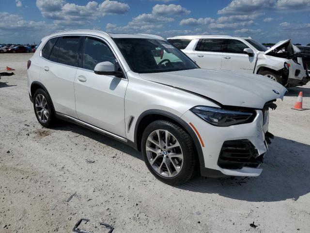 5UXCR6C00N9M47849 - 2022 BMW X5 XDRIVE40I WHITE photo 4