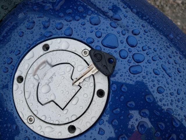 WB10407B9YZB82557 - 2000 BMW R1100 R BLUE photo 8