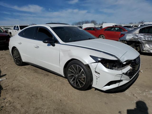 5NPEJ4J28LH004363 - 2020 HYUNDAI SONATA SEL PLUS WHITE photo 4