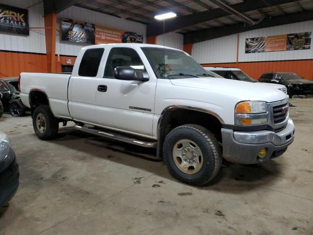 1GTHK29U55E268745 - 2005 GMC SIERRA K2500 HEAVY DUTY WHITE photo 4