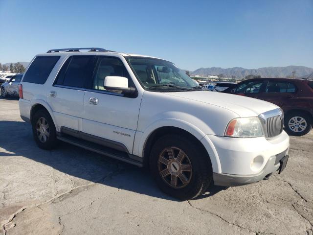 5LMFU27R63LJ38538 - 2003 LINCOLN NAVIGATOR WHITE photo 4