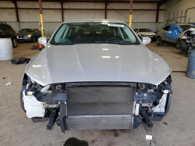 3FA6P0H99FR200818 - 2015 FORD FUSION SE SILVER photo 5