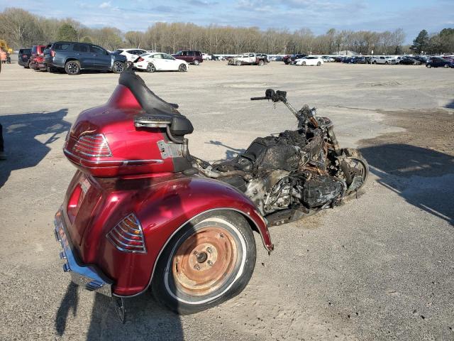 1HFSC47023A208351 - 2003 HONDA GL1800 RED photo 4