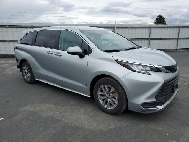 5TDKRKEC1PS162224 - 2023 TOYOTA SIENNA LE SILVER photo 4