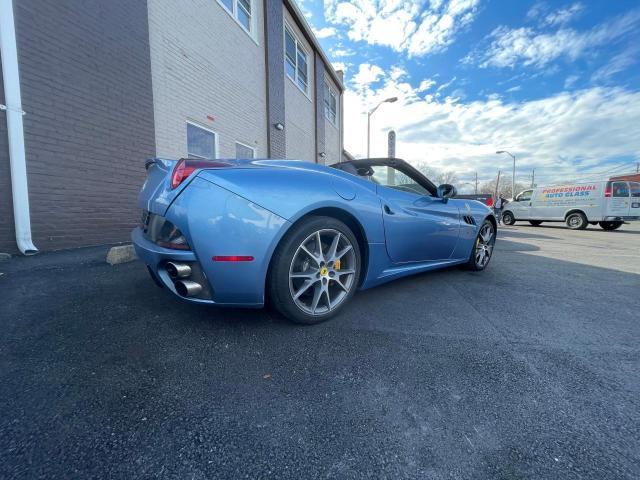 ZFF65LJA5A0168997 - 2010 FERRARI CALIFORNIA BLUE photo 4